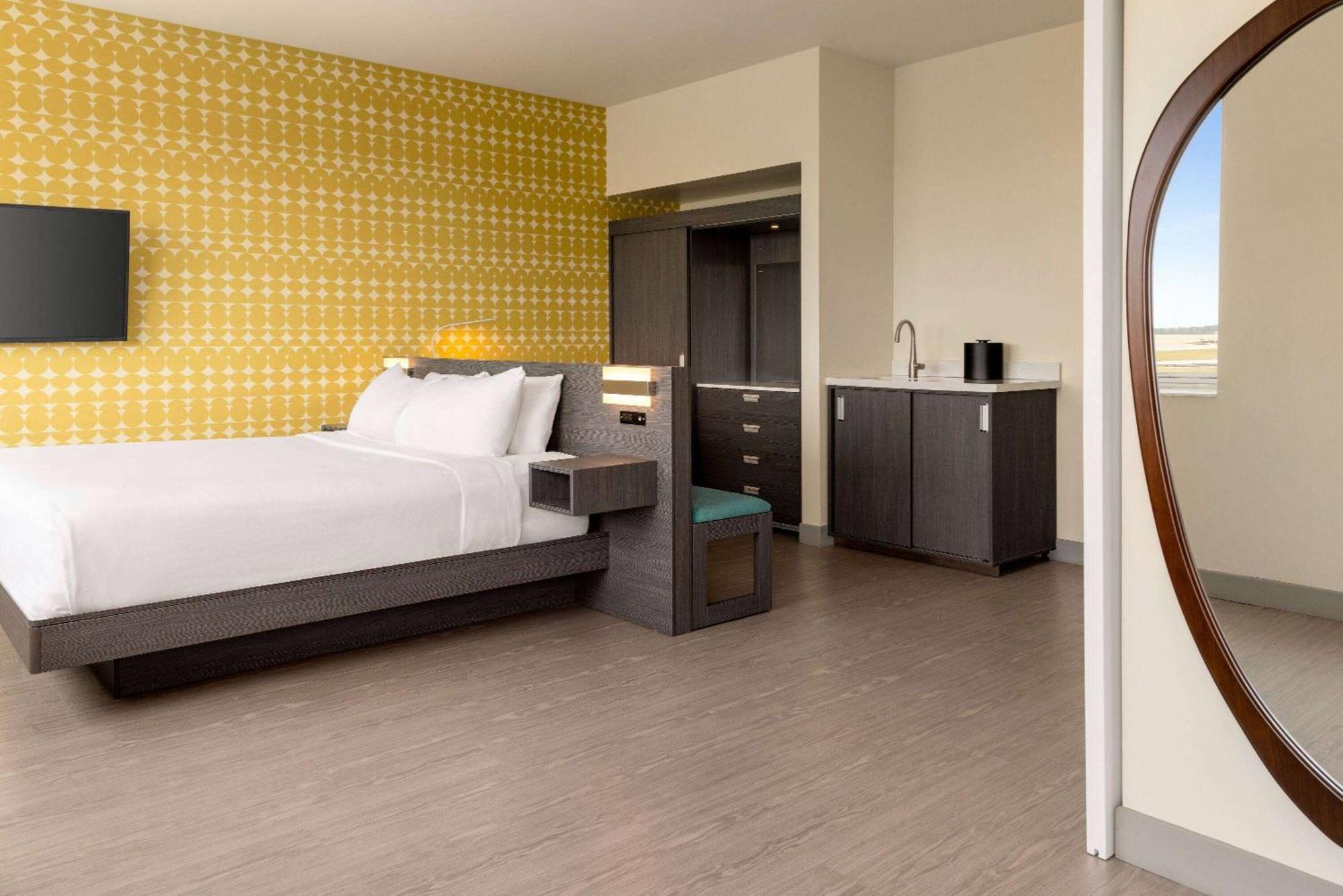 The Orbit Hotel, Trademark Collection By Wyndham Fairview Park ภายนอก รูปภาพ
