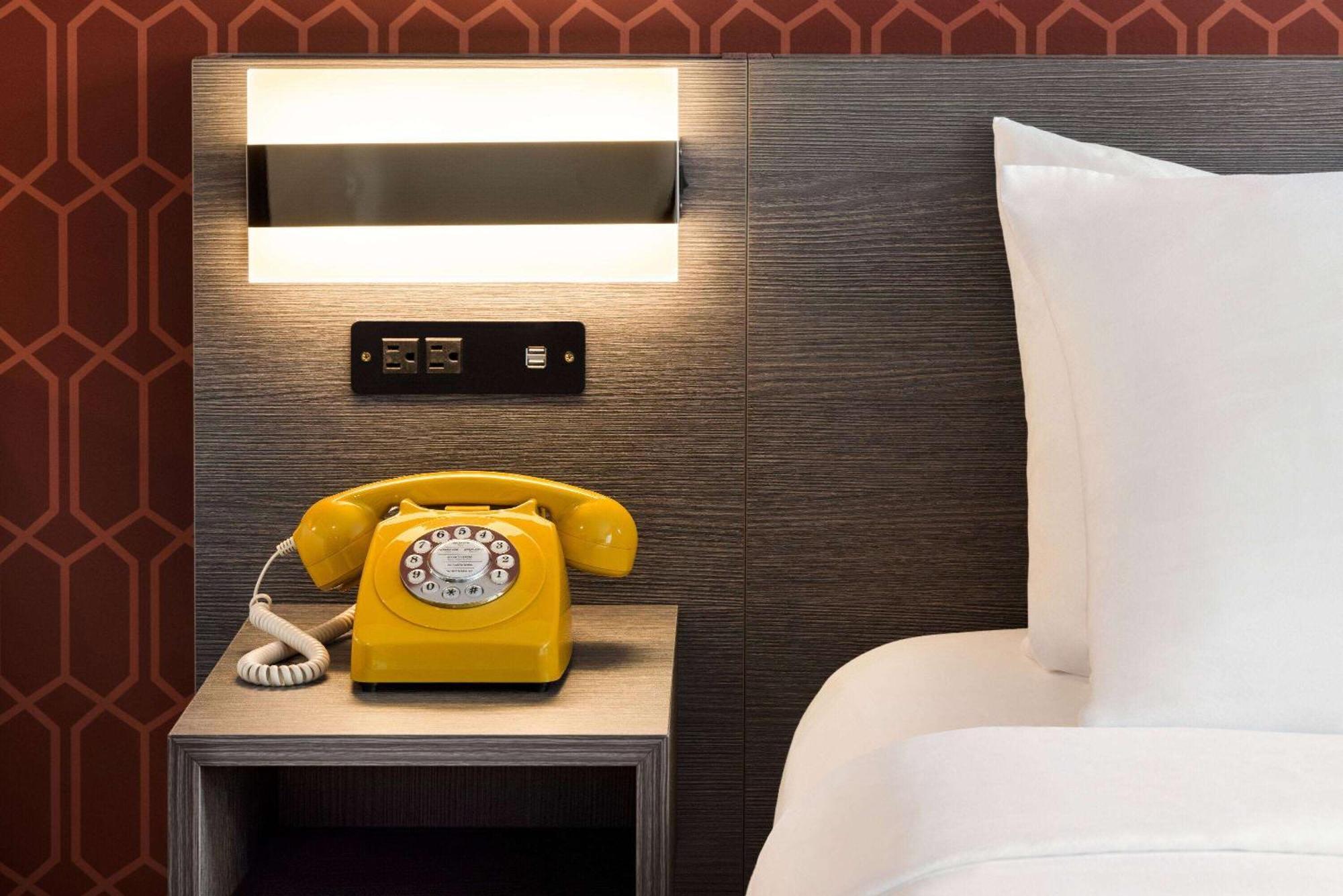 The Orbit Hotel, Trademark Collection By Wyndham Fairview Park ภายนอก รูปภาพ