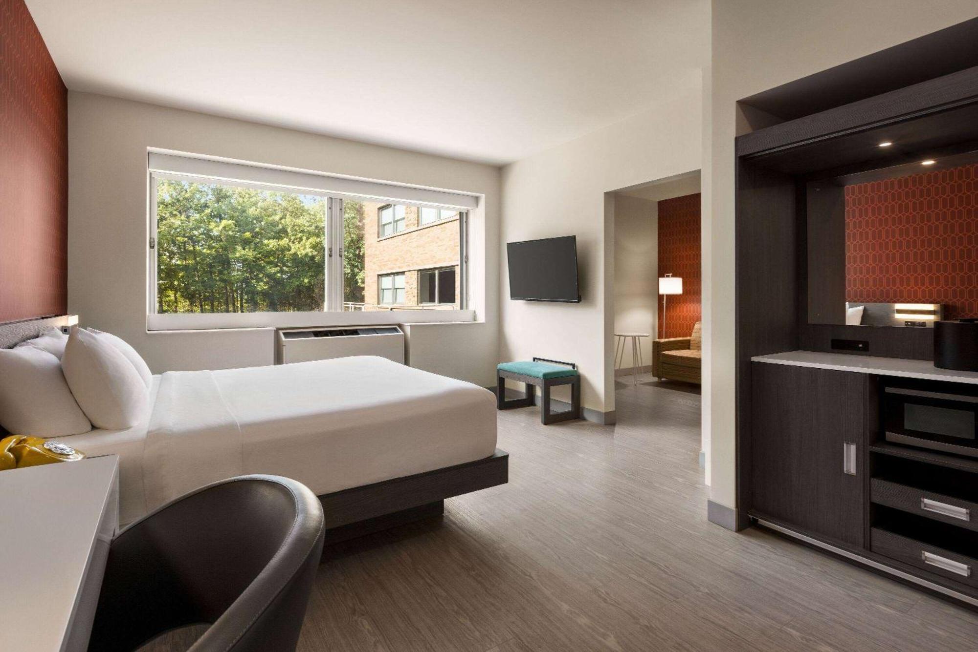 The Orbit Hotel, Trademark Collection By Wyndham Fairview Park ภายนอก รูปภาพ