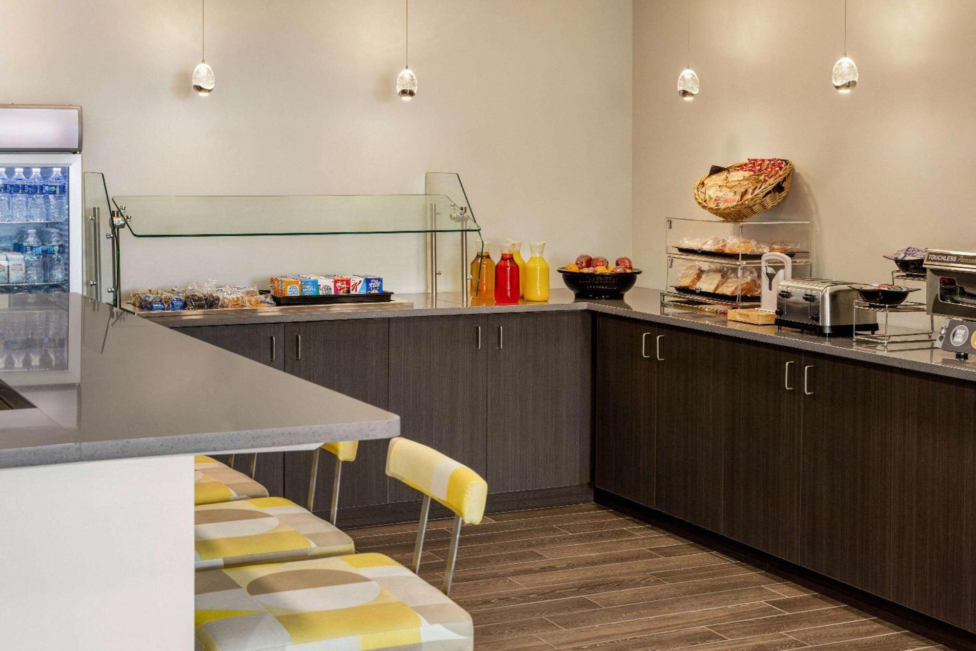 The Orbit Hotel, Trademark Collection By Wyndham Fairview Park ภายนอก รูปภาพ