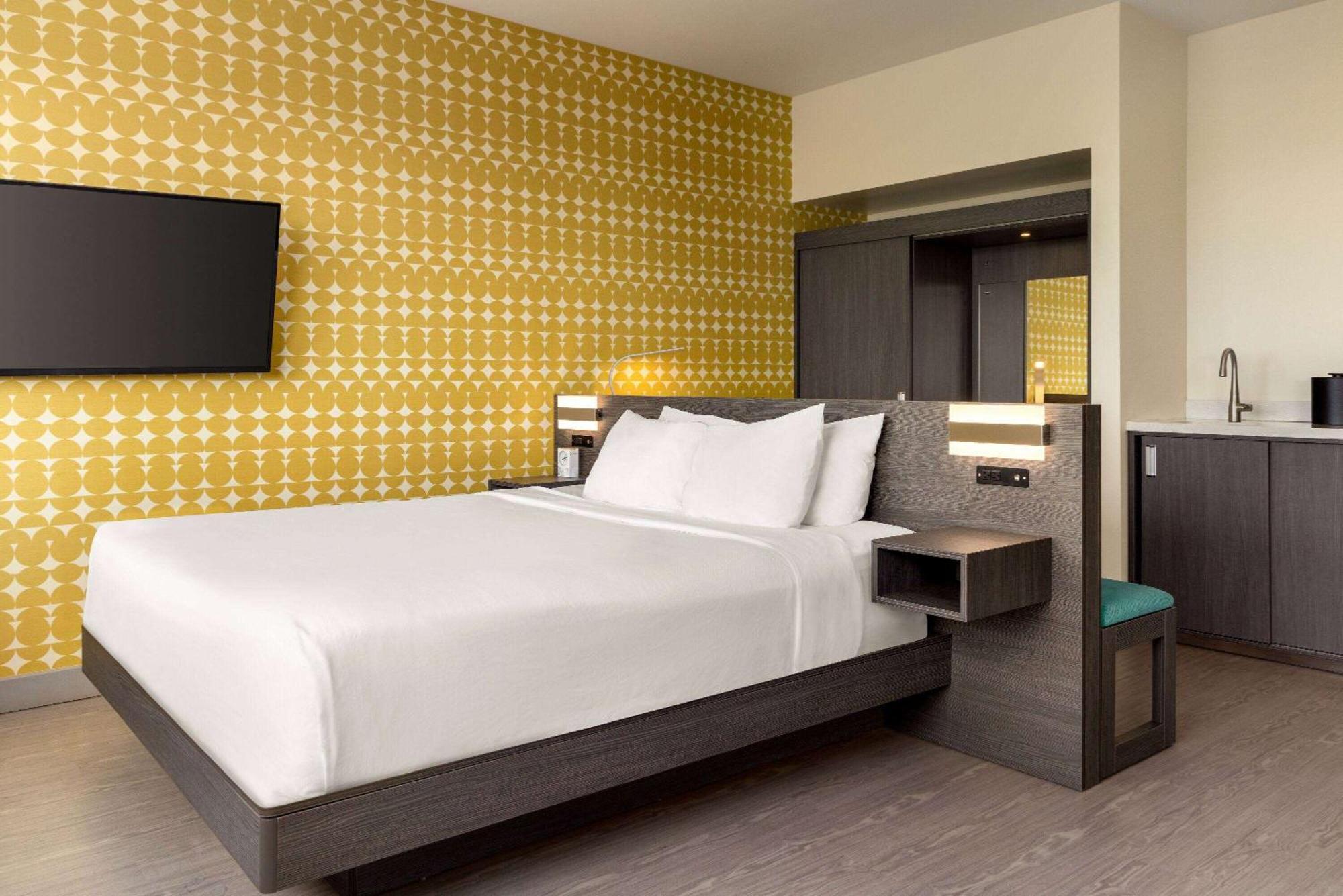 The Orbit Hotel, Trademark Collection By Wyndham Fairview Park ภายนอก รูปภาพ