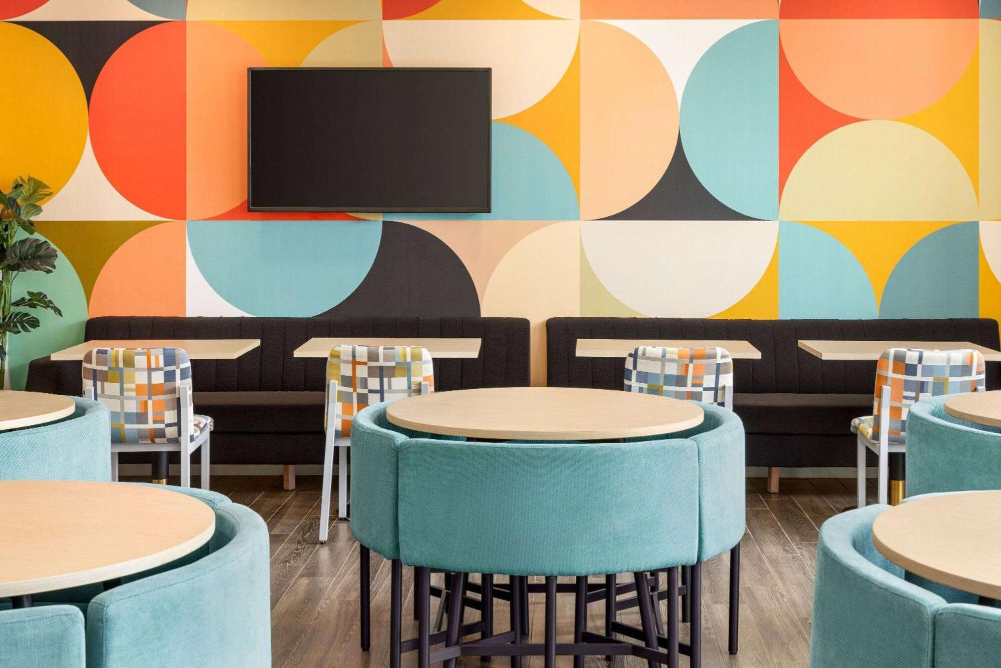 The Orbit Hotel, Trademark Collection By Wyndham Fairview Park ภายนอก รูปภาพ
